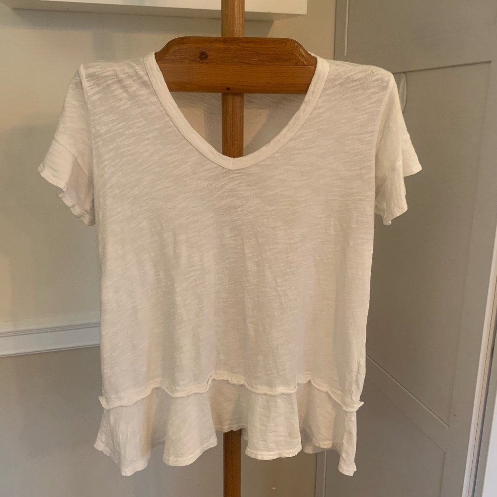Left of Center V-neck T-Shirt Ruffle Hem Anthropologie Set of 2 White & Grey Med